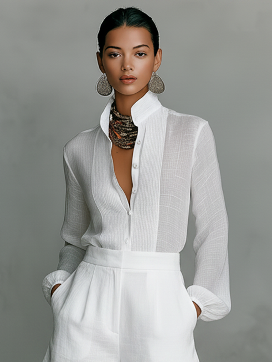 Beatrice | Ensemble blanc avec chemise à col haut et shorts