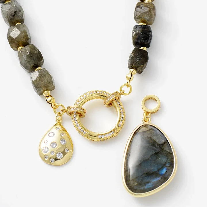 Collier Lariat en Perles avec Pendentif en Améthyste Naturelle