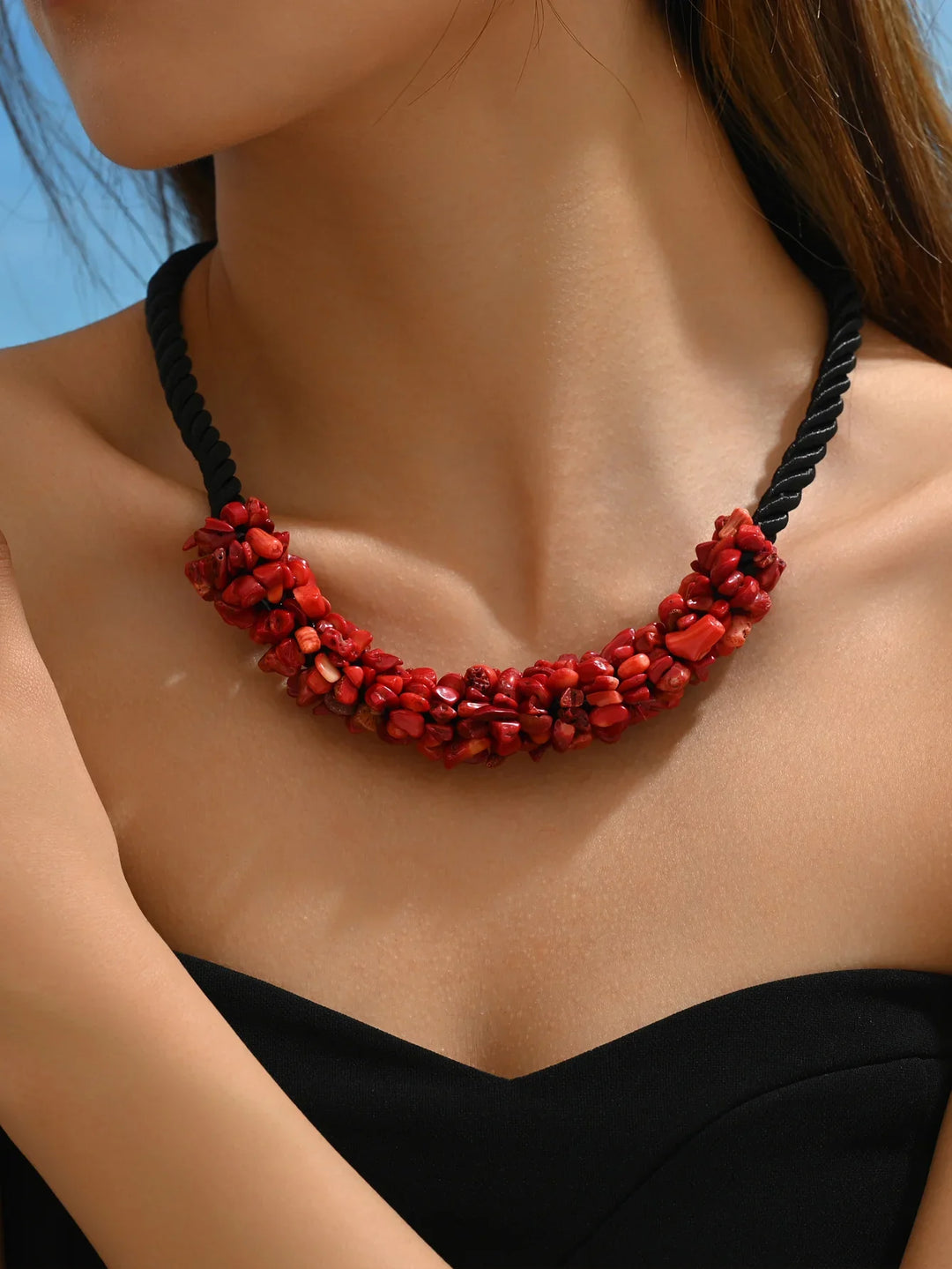 Collier de collier en corde tressée en coquillage irrégulier fait main bohémien