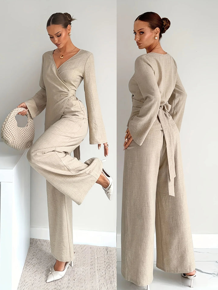 Nouvel ensemble automnal composé d'une chemise cintrée à la taille : un ensemble décontracté et confortable en deux pièces, au look tendance et à la mode