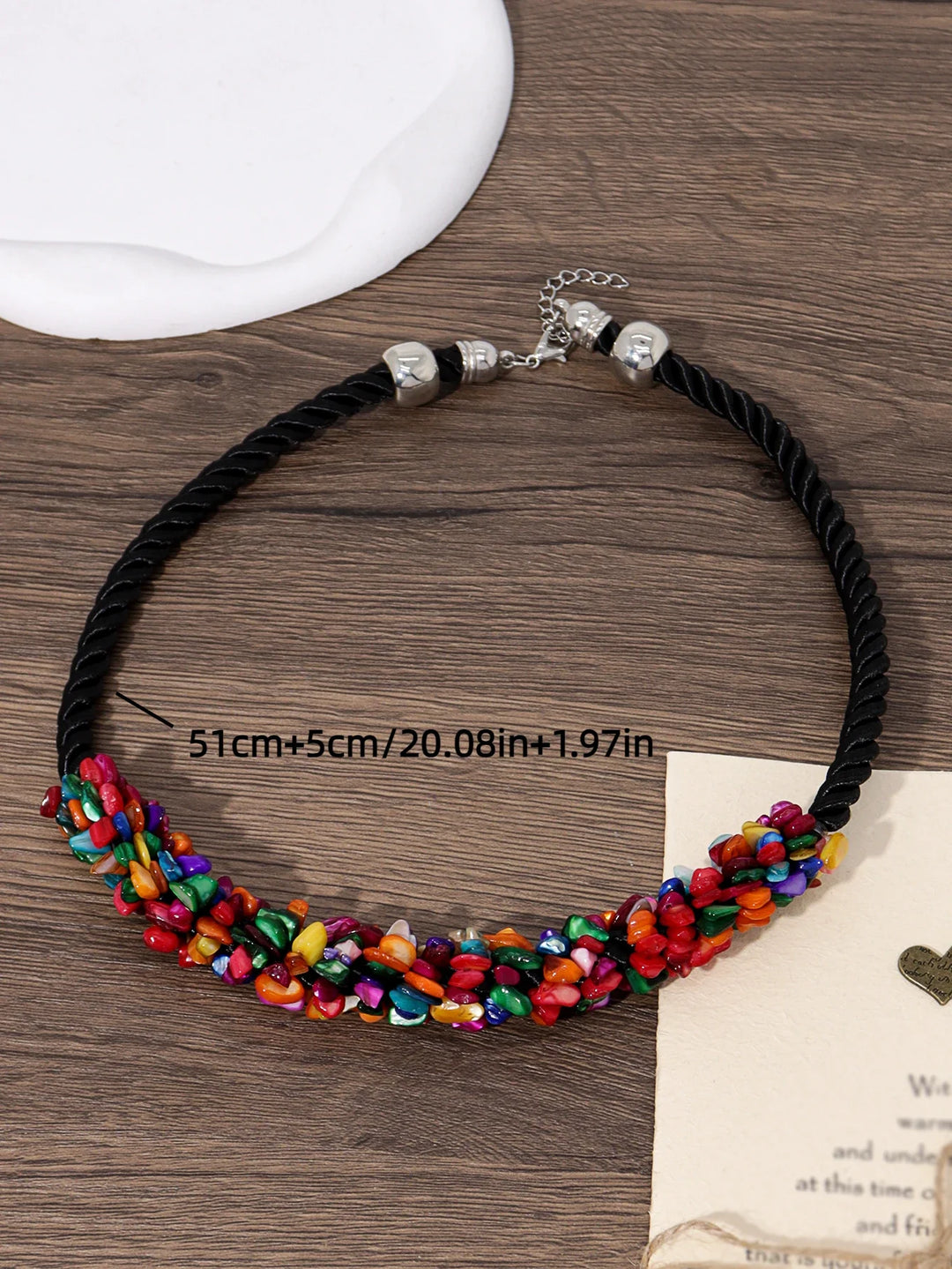 Collier de collier en corde tressée en coquillage irrégulier fait main bohémien