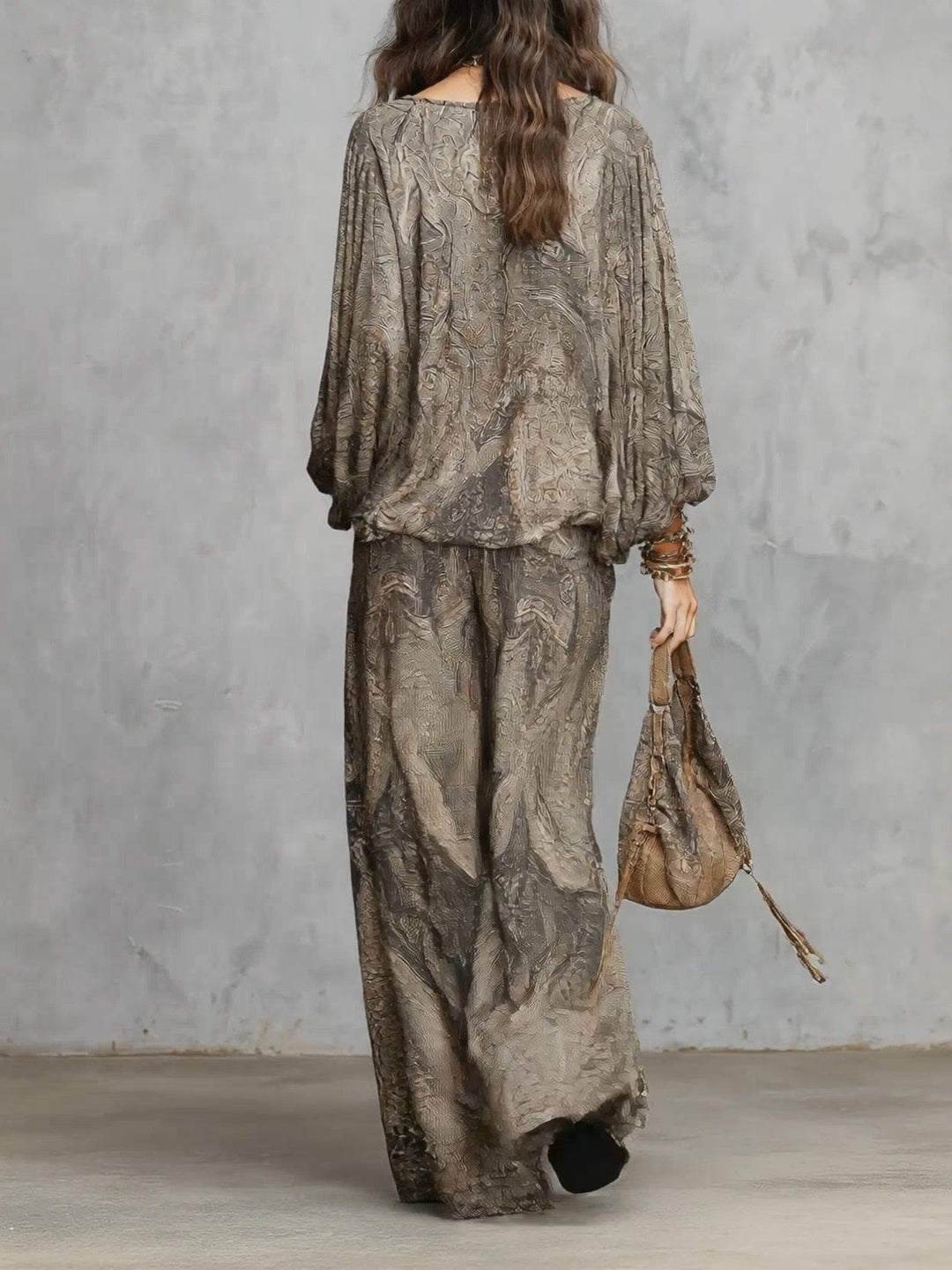 Ensemble gris à motif paisley avec manches bouffantes
