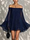 Flavia | Mini robe bleu nuit plissée avec décolleté off-shoulder