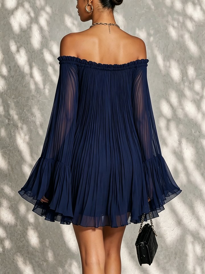 Flavia | Mini robe bleu nuit plissée avec décolleté off-shoulder