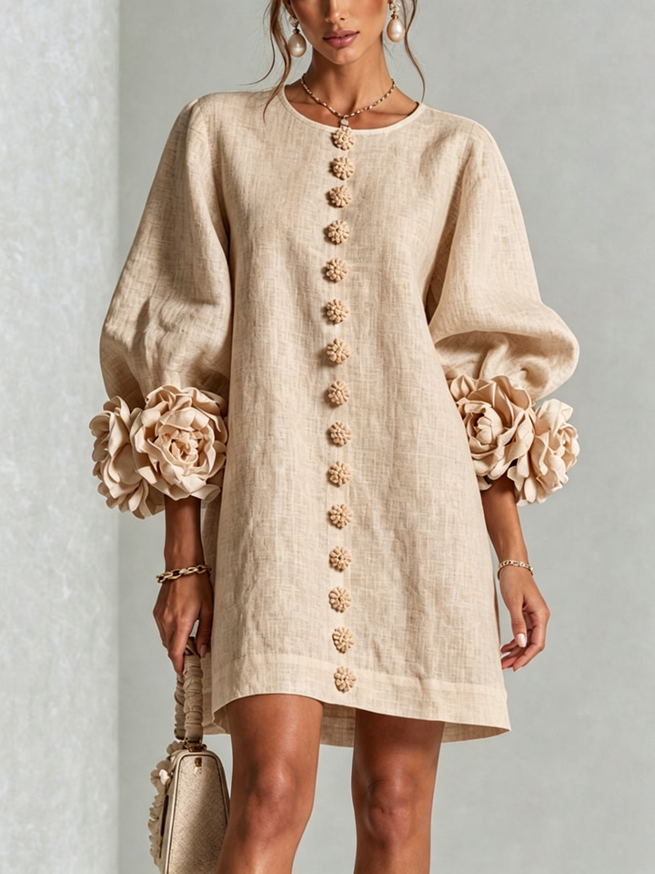 Robe Mini Boutonnée Florale Blanche Avec Manches Florales Étonnantes