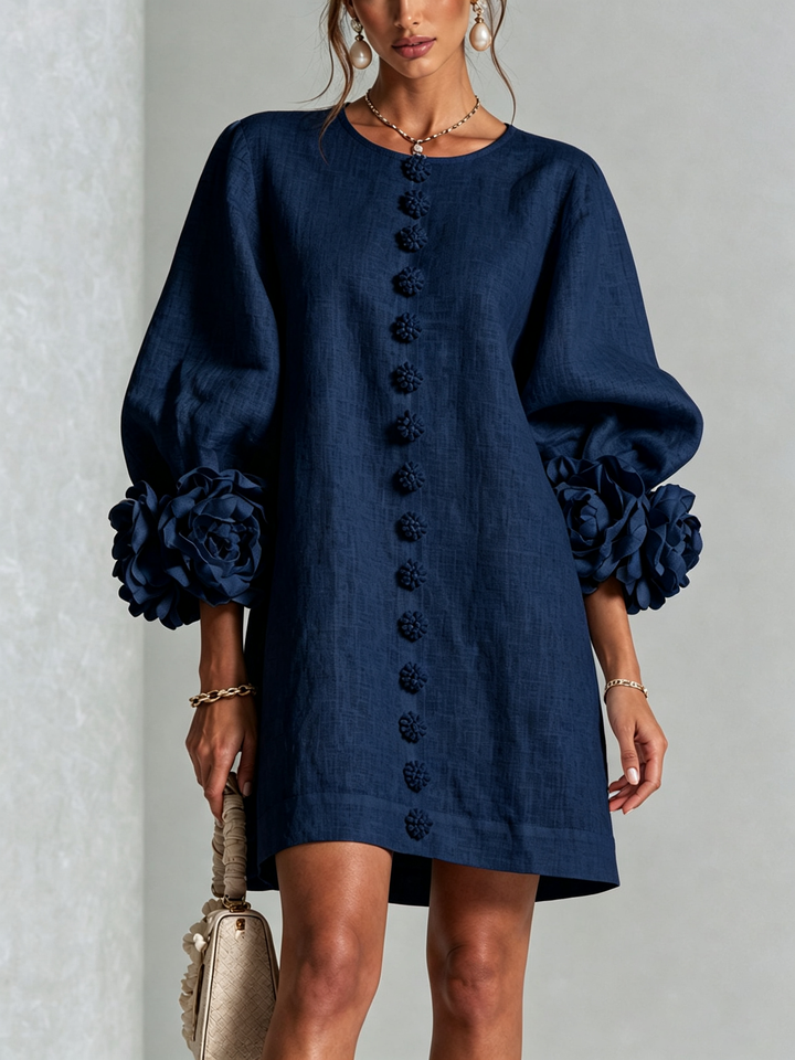 Robe Mini Boutonnée Florale Blanche Avec Manches Florales Étonnantes