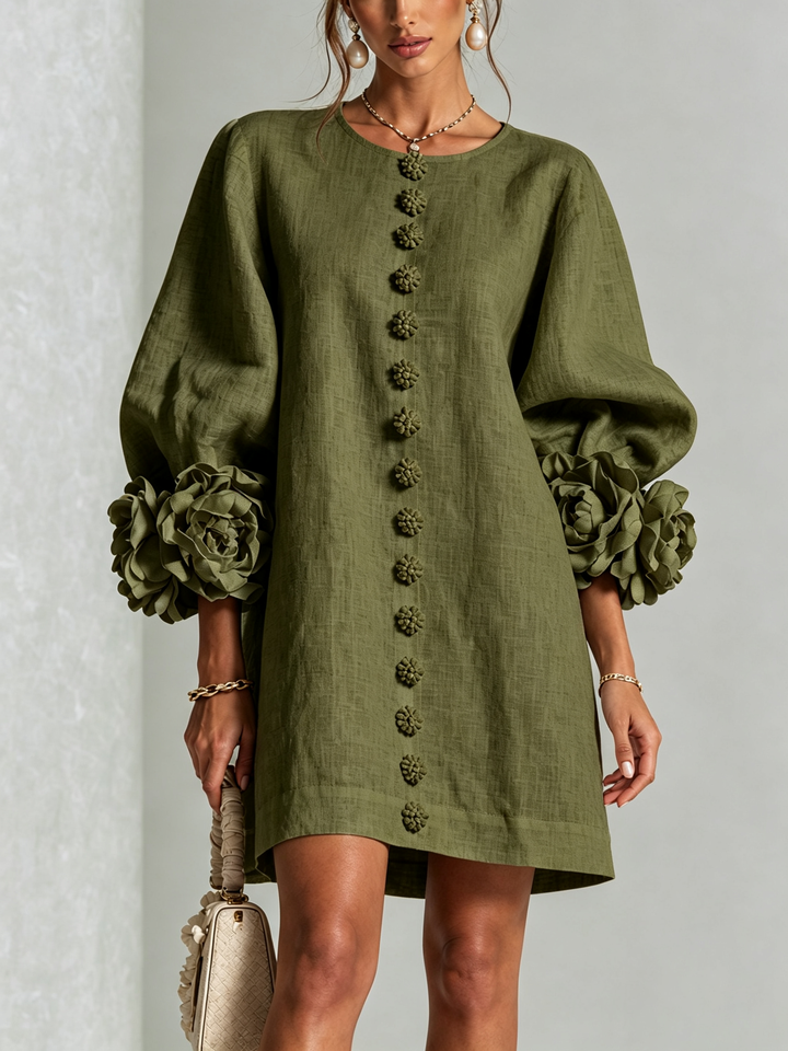 Robe Mini Boutonnée Florale Blanche Avec Manches Florales Étonnantes