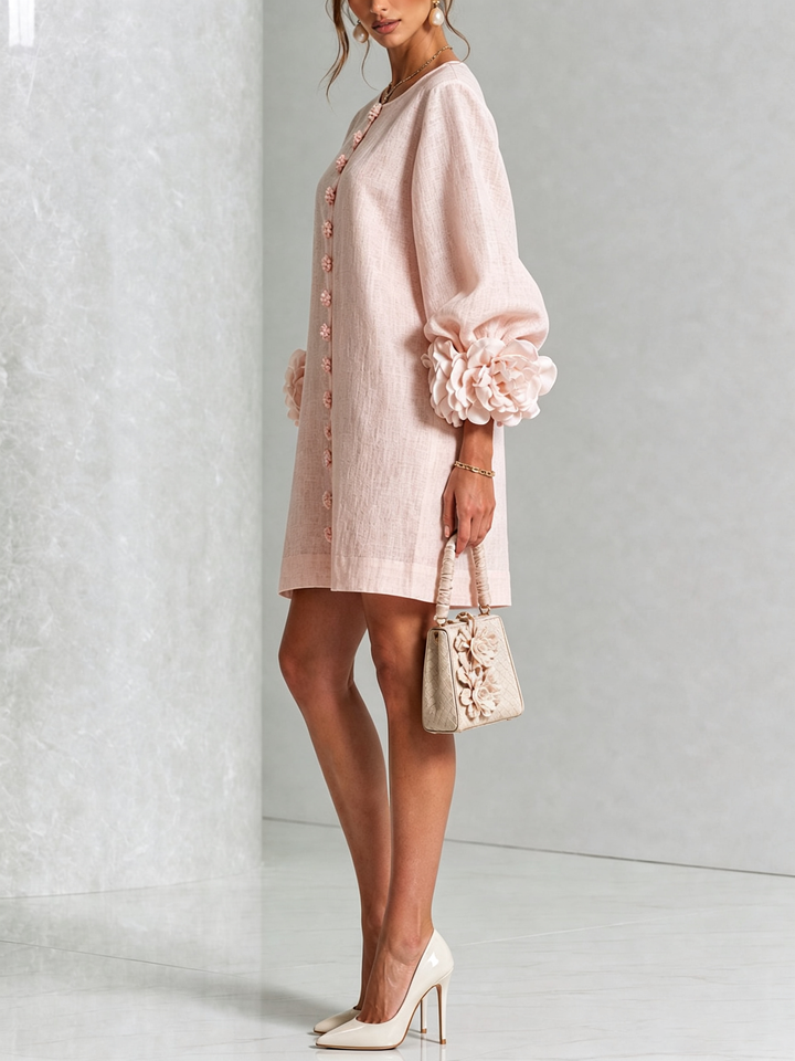 Robe Mini Boutonnée Florale Blanche Avec Manches Florales Étonnantes