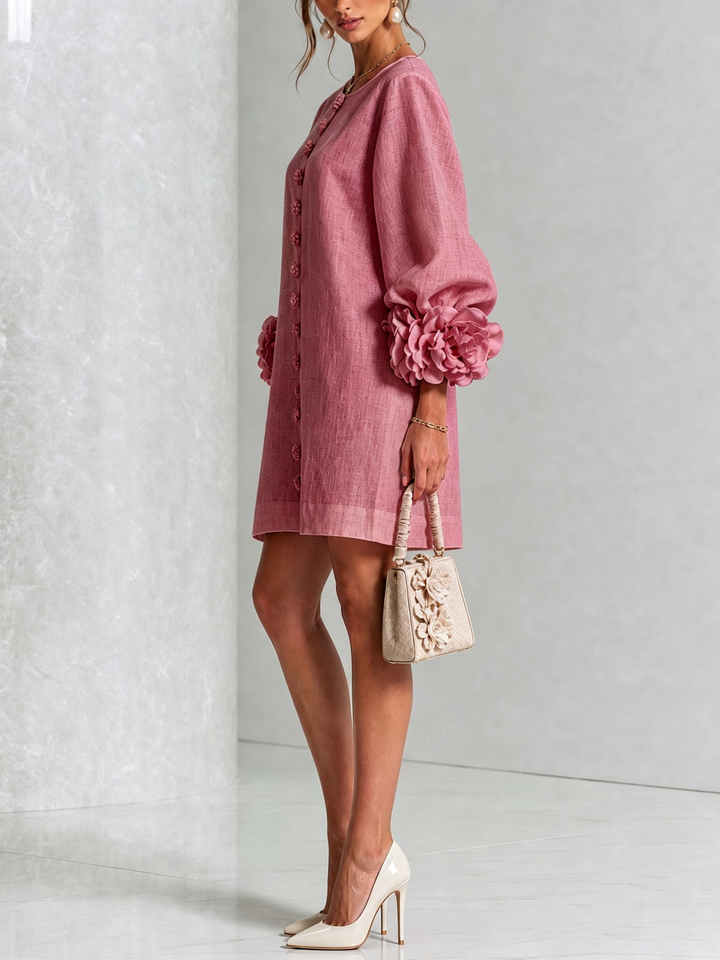 Robe Mini Boutonnée Florale Blanche Avec Manches Florales Étonnantes