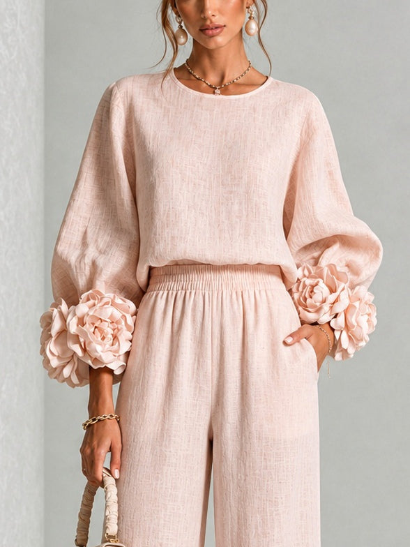 ENSEMBLE DEUX PIÈCES AVEC MANCHETTES FLORALES