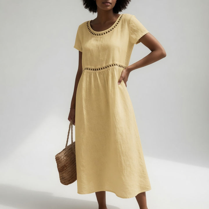 ROBE BRODÉE POUR FEMME