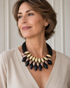 Colliers et pendentifs en maille tissée géométrique