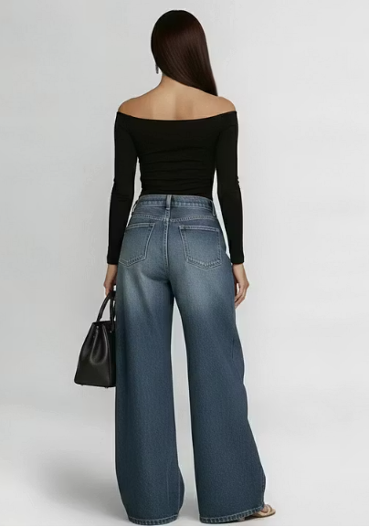 Jeans larges pour femmes à taille haute avec découpes et poches inclinées en métal
