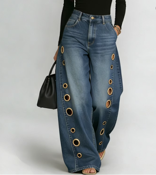 Jeans larges pour femmes à taille haute avec découpes et poches inclinées en métal