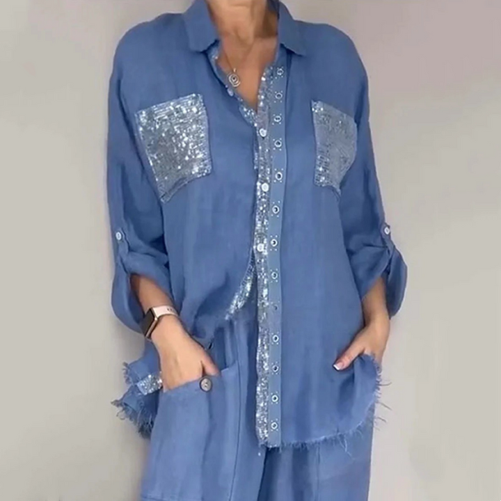 Ensemble composé d'une blouse et d'un pantalon avec des paillettes